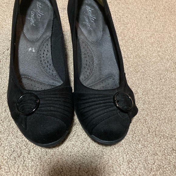 Black suede wedges with buckle detail, size 8, professional - Picture 2 of 11